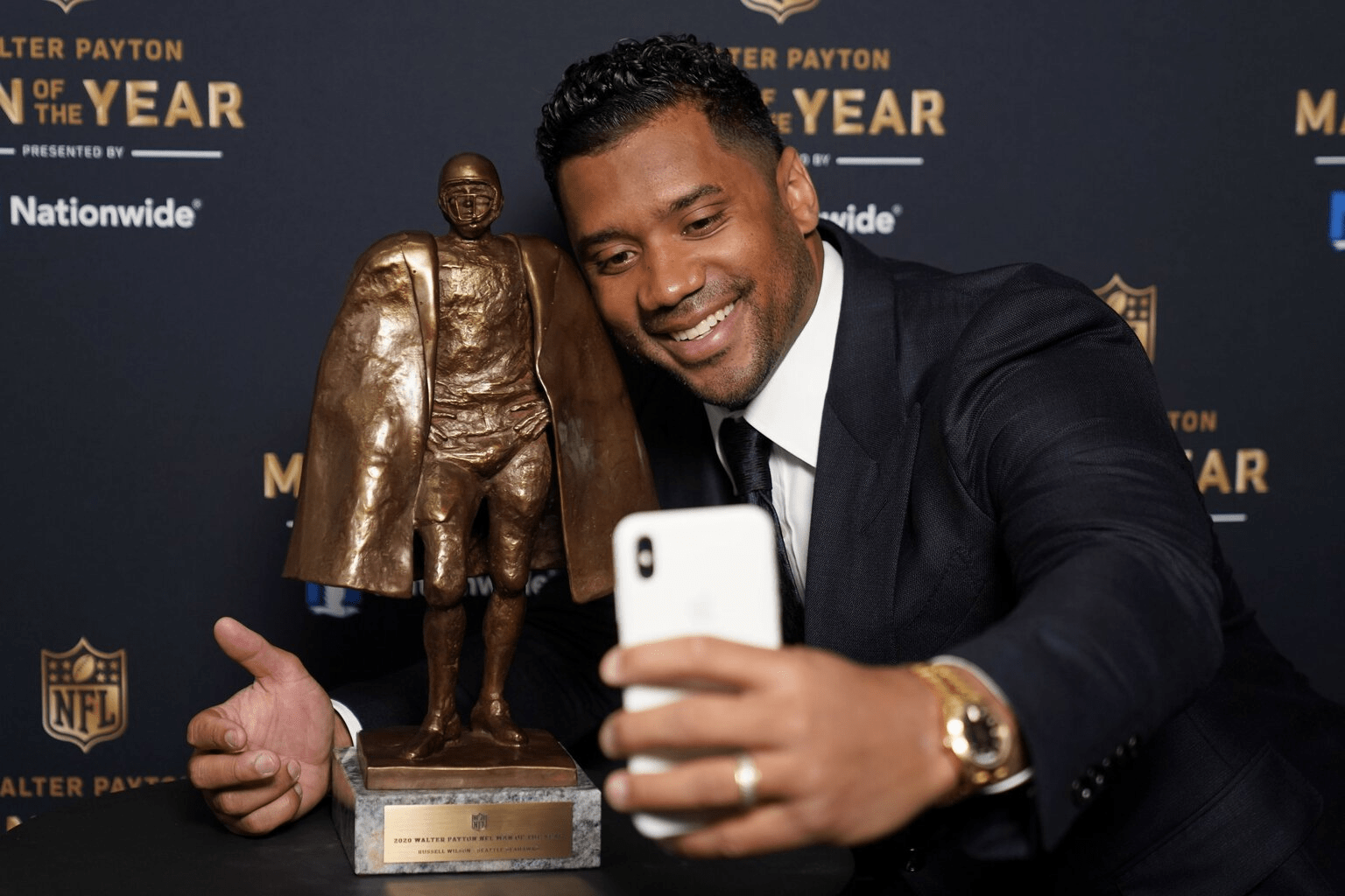 Russell Wilson receives Walter Payton Man of the Year award The Link